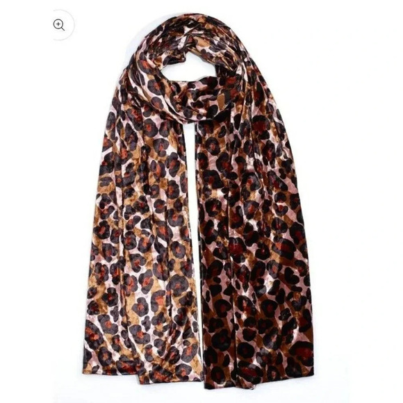 NWT ECHO Leopard Velvet Tubular Wrap (MSRP $69) - Picture 1 of 4